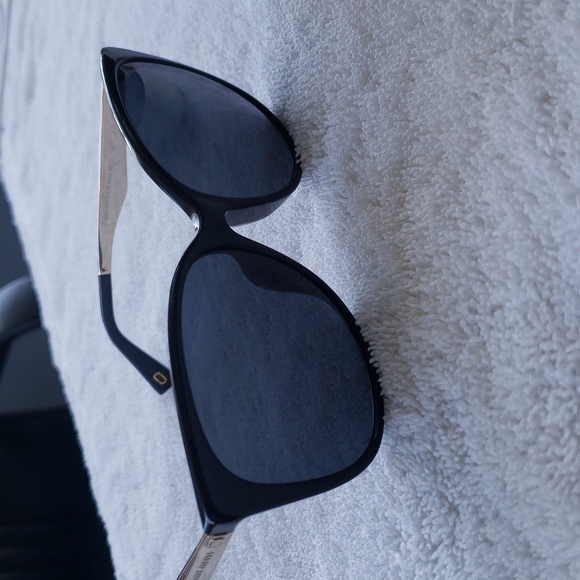Marc Jacob's sunglasses 🕶 😎 😍 🔥 - Picture 11 of 16